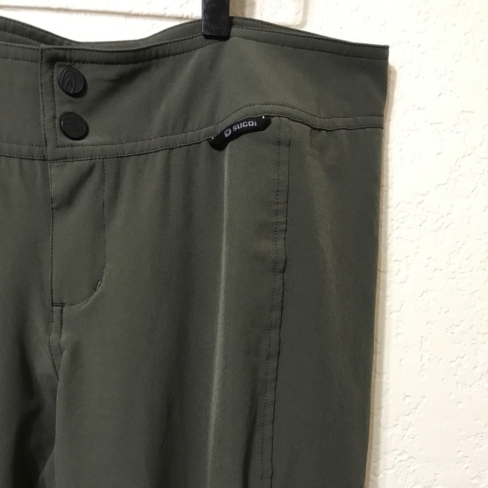 Sugio Outdoors bottoms size M